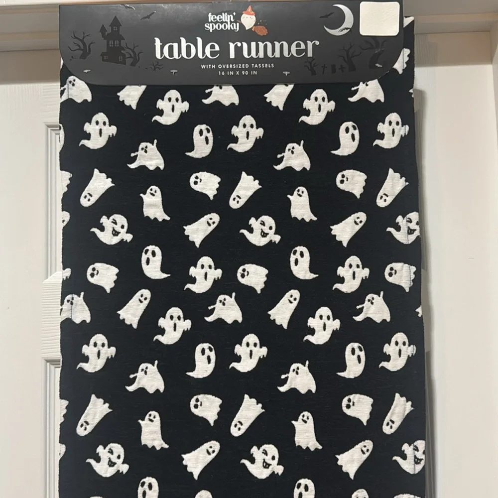 FEELIN' SPOOKY Ghost Table Runner With Oversized Tassels - 16
